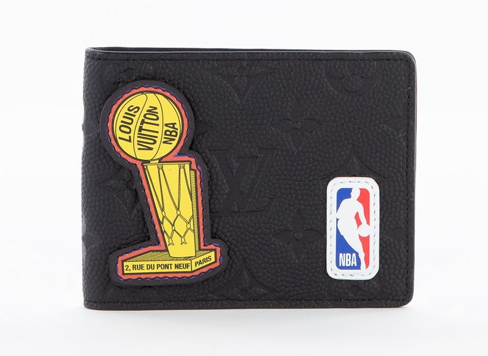 LV x NBA Multiple Wallet,建議售價 NT$34,400