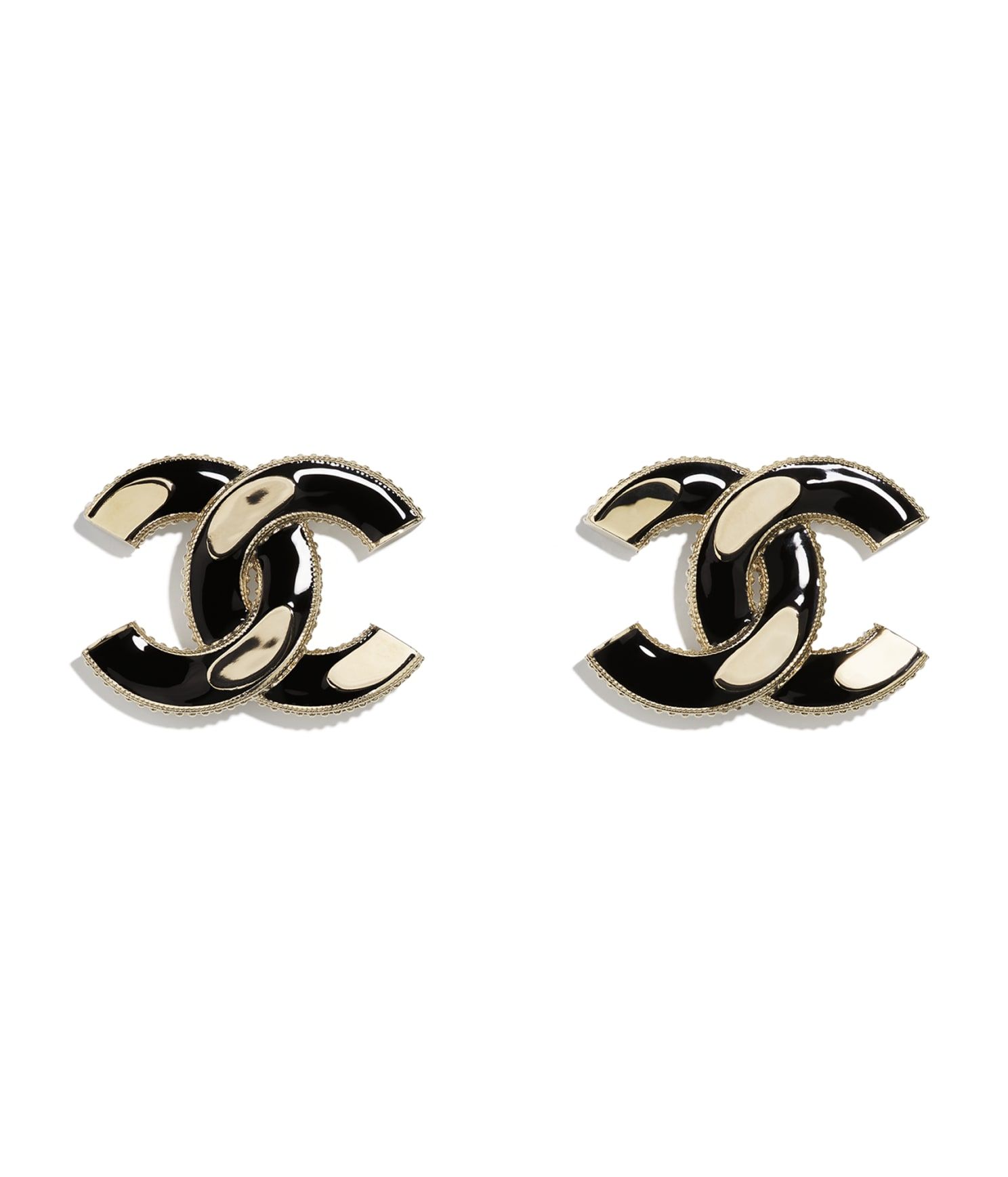 CHANEL 雙 C 耳環,建議售價 NT$14,900