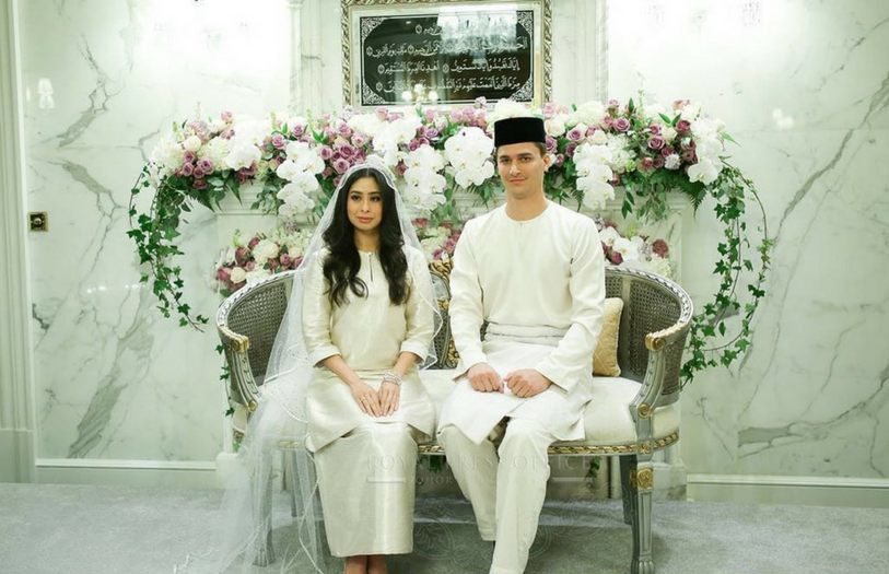 All the best wishes to the new royal couple of Johor, Tunku Aminah and Dennis Muhammad Abdullah (Photo: @theroyaljohor)