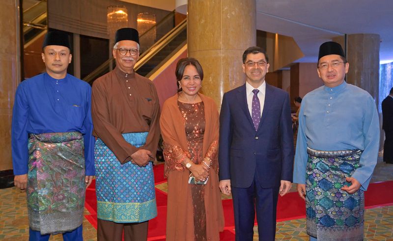 Tengku Razak Ibrahim, Tan Sri Shamsul Azhar Abbas, Puan Sri Sharifah Salwa, Dato' Sri Hassan Kamil and Mohamed Nazim