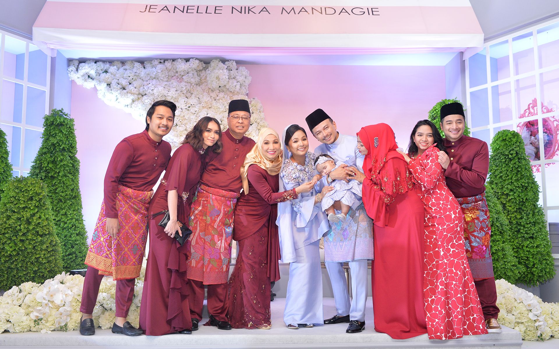 Nashriq Ismail Sabri, Shella Faeiz, Dato' Sri Ismail Sabri Yaakob, Datin Seri Muhaini Zainal Abidin, Datin Nina Ismail Sabri, Dato' Jovian Mandagie, Jeanelle Nika Mandagie, Silvana Salim, Putri Sarah and Dafi Ismail Sabri