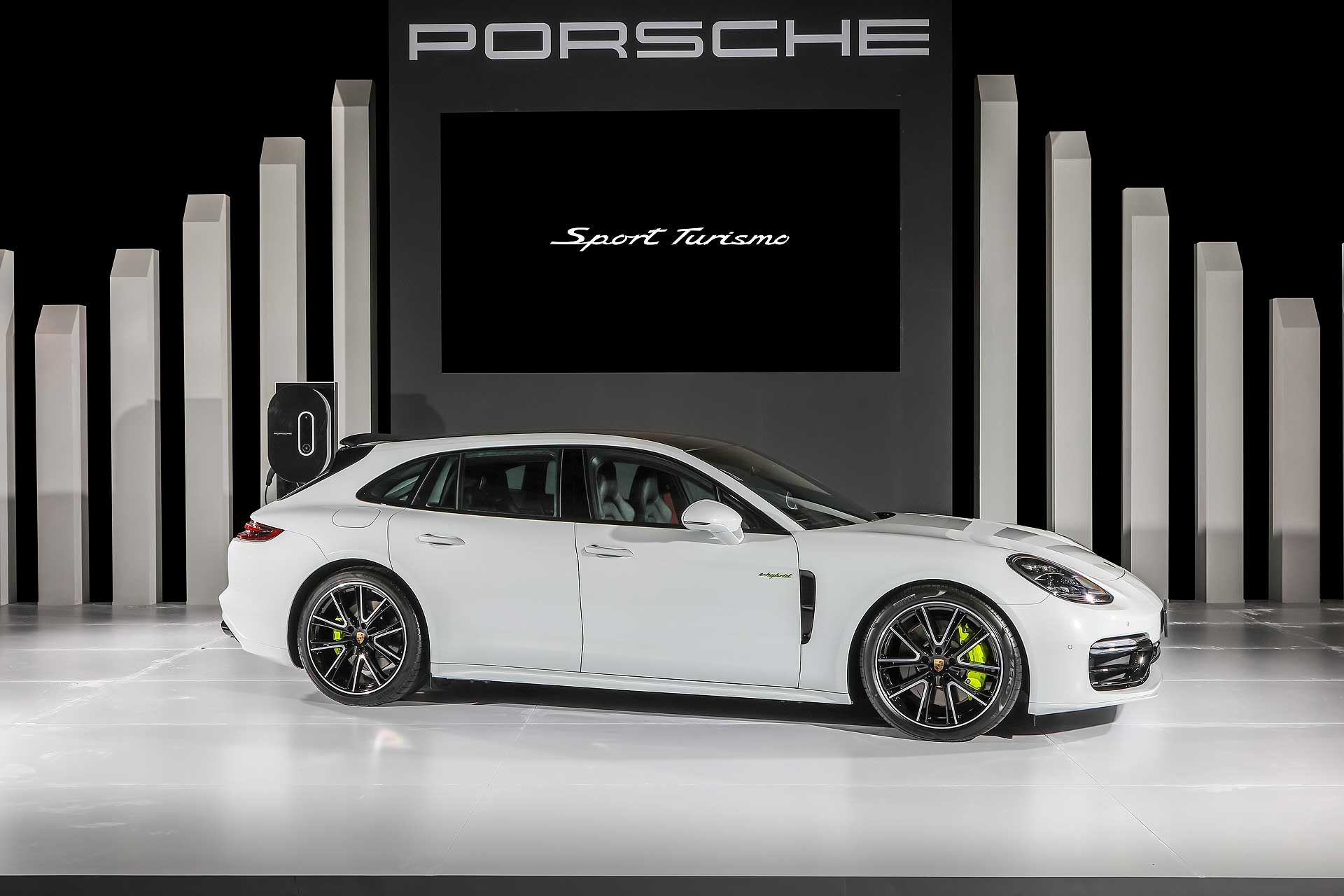 Porsche Panamera E-Hybrid Sport Turismo 2