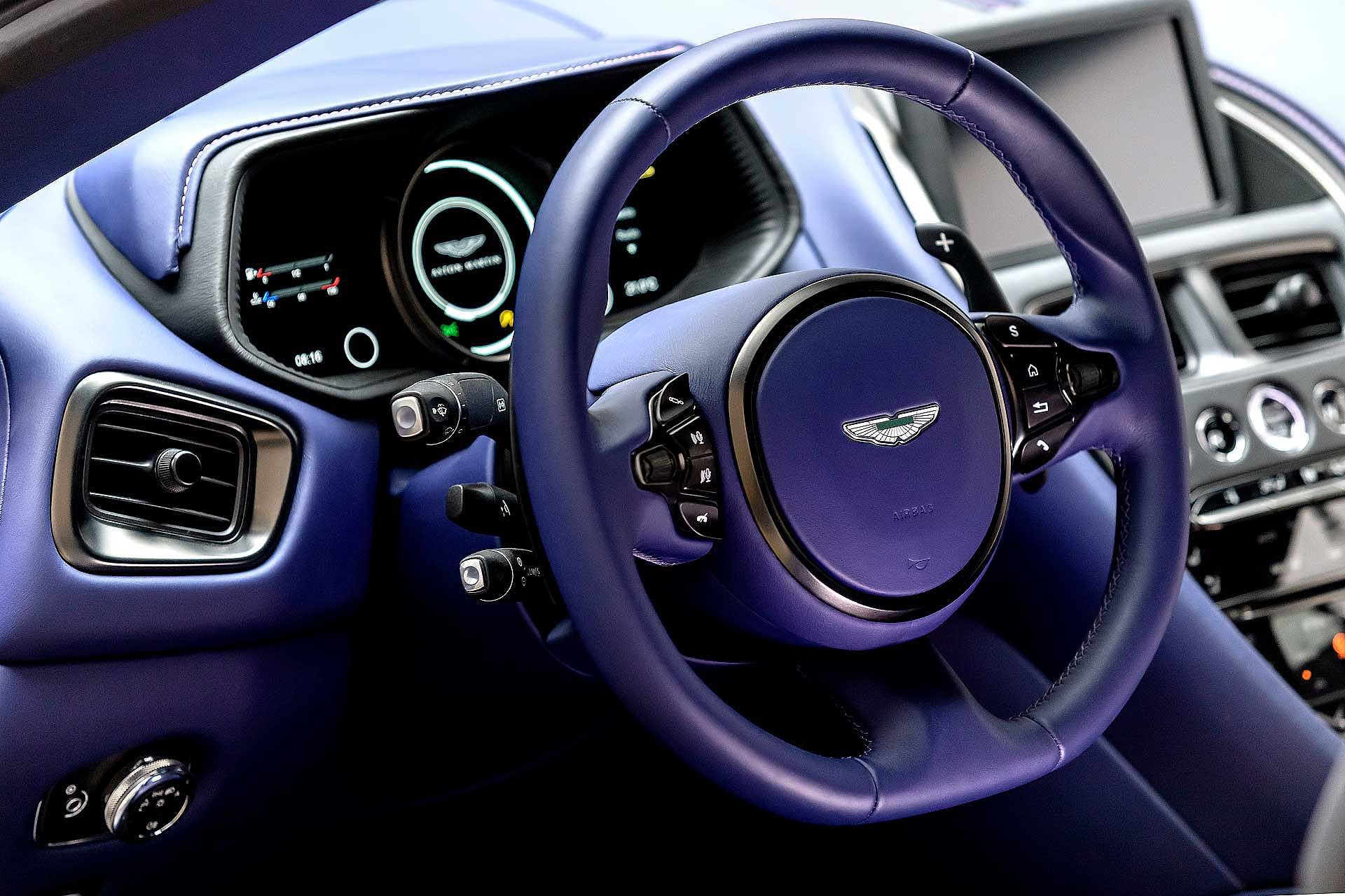 Aston Martin DB11 2
