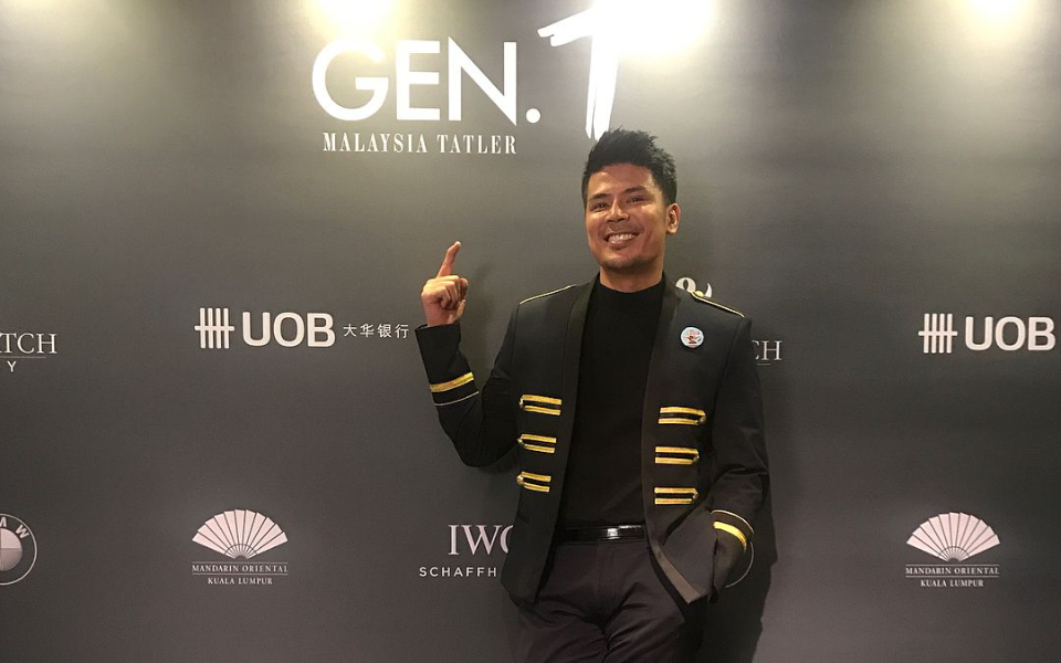 The charming actor lets his followers knows where he's at for the night (Photo: awalashaari)