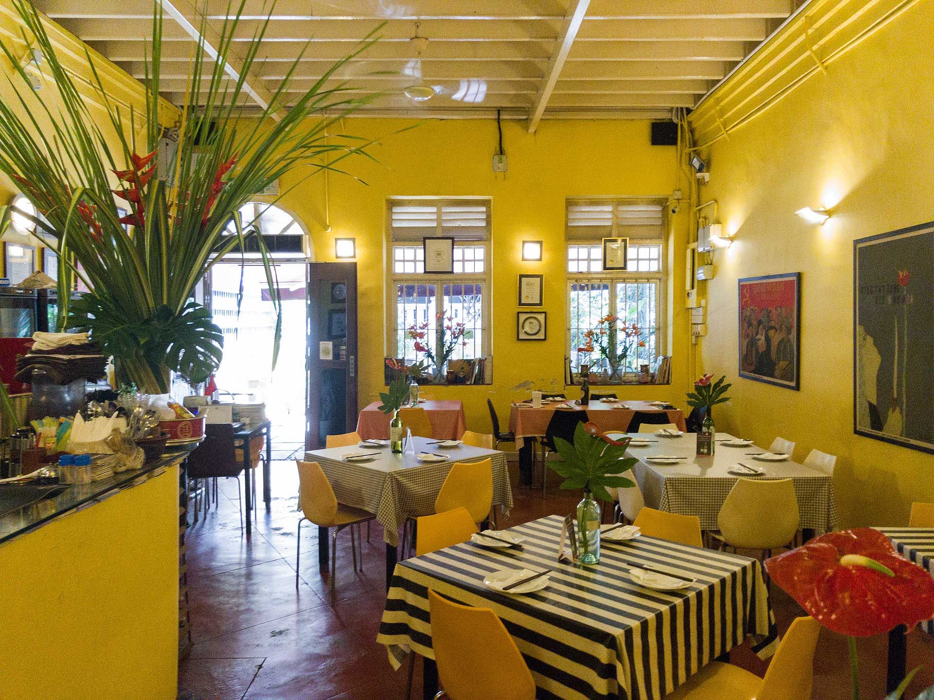 Sao Nam interior