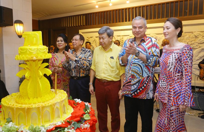 HRH Sultan Sharafuddin Idris Shah once again celebrated his birthday in an intimate affair surrounded by his closest friends and family.