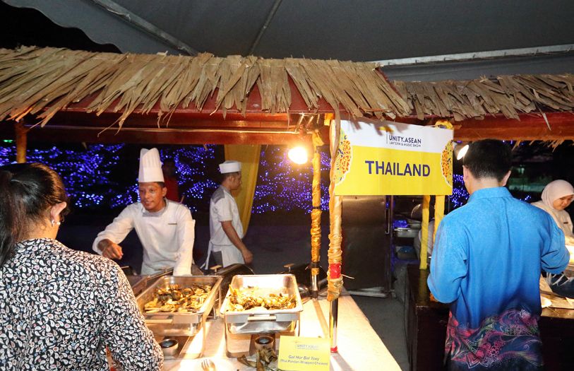 Guests had a treat for all five senses, as there was also a music festival with cultural performances as well as a food fiesta featuring the cuisines of various ASEAN nations.