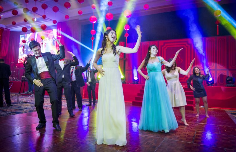 After dinner, the couple led their guests to the dance floor with a fun flash mob, grooving to Uptown Funk by Bruno Mars.