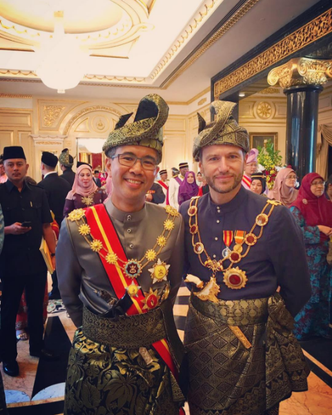 Dato' Setia Aubry Mennesson was tremendously pleased to run into a familiar face, Zafrul Aziz. (Photo: @aubrykl)