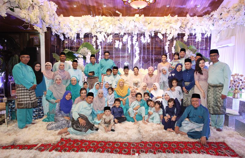 Zaida Ibrahim and Arif Zikri Azizi tied the knot in 4 different wedding ceremonies, each surrounded by their loved ones.