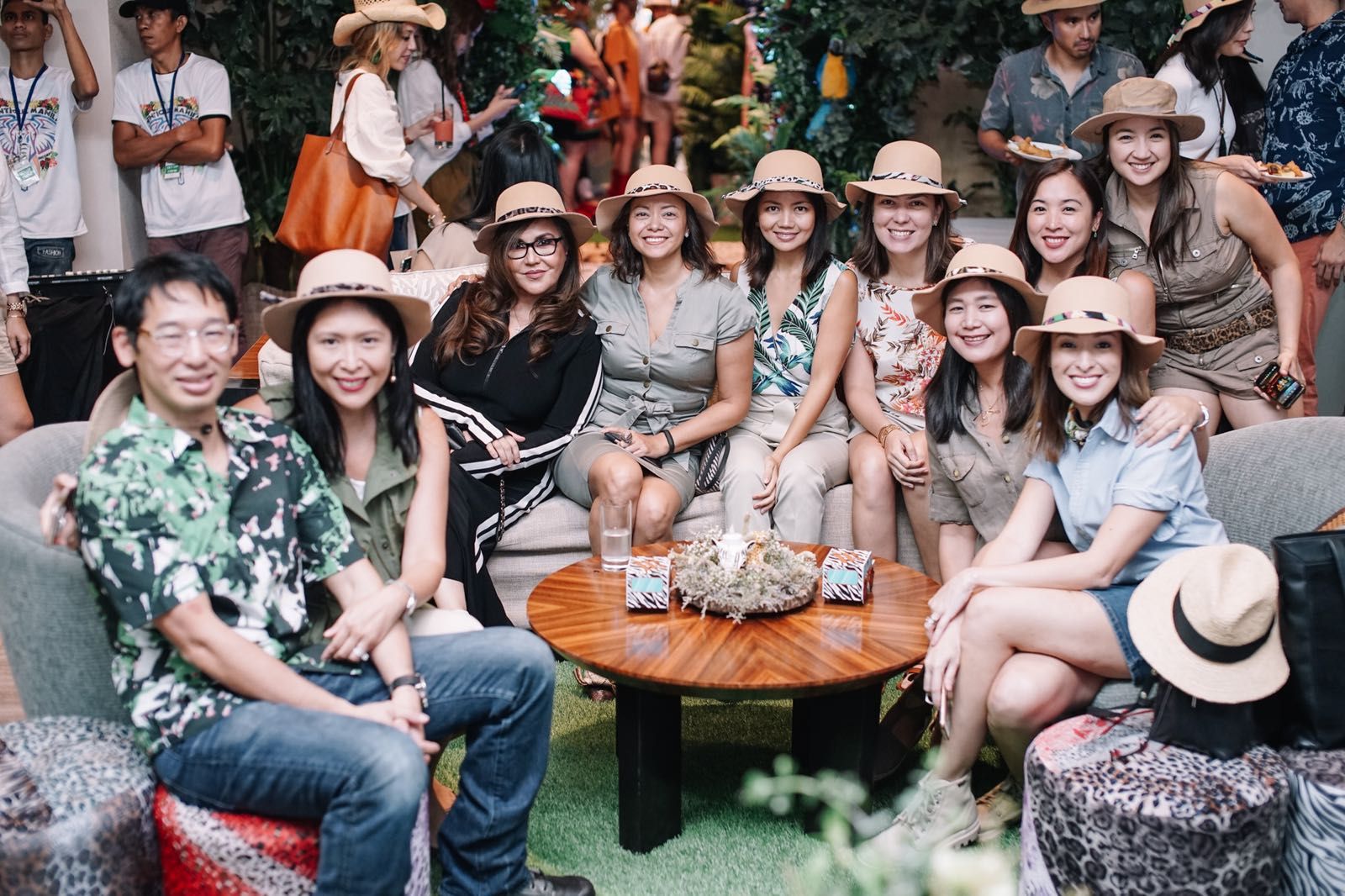 Leo & Marielle Po, Katrina Ponce Enrile, Kat Holigores, Noelle Hilario, Monica Araneta, Theresa Leung, Timi Aquino, Lala Dinglasan & Nicole Hernandez de Los Angeles