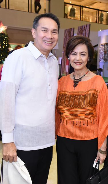 Chief Executive Officer and President of Ayala Land, Inc. Bobby Dy and Tukod Foundation’s Denise Mañosa.
