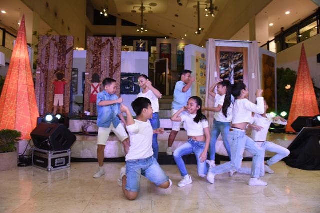 Steps Dance Studio Kids performed a dance number with the song Jak en Poy, an original from the Awit at Laro Album