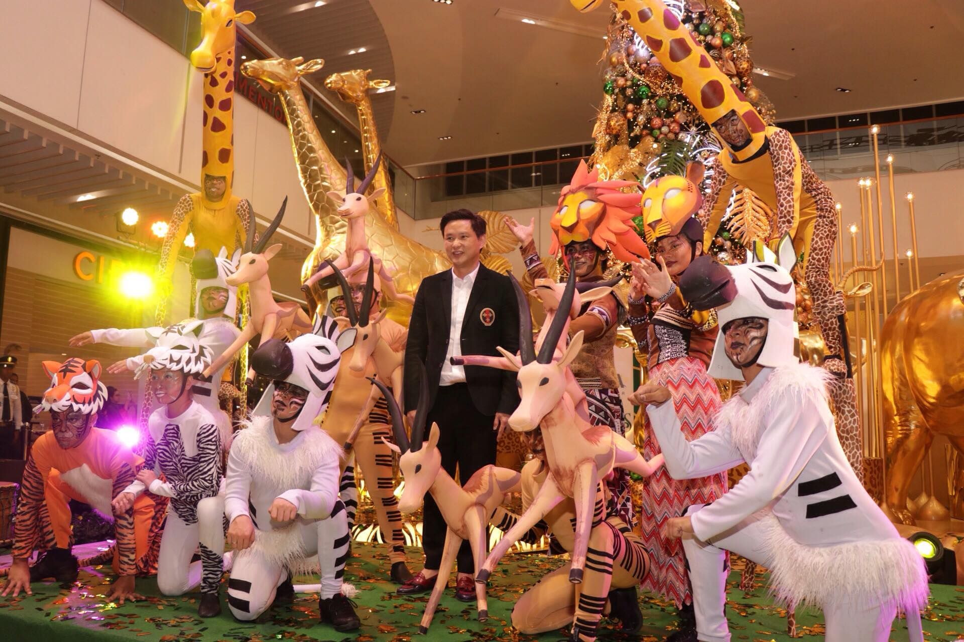 SM Aura Premier Wows With Their African-Inspired Christmas