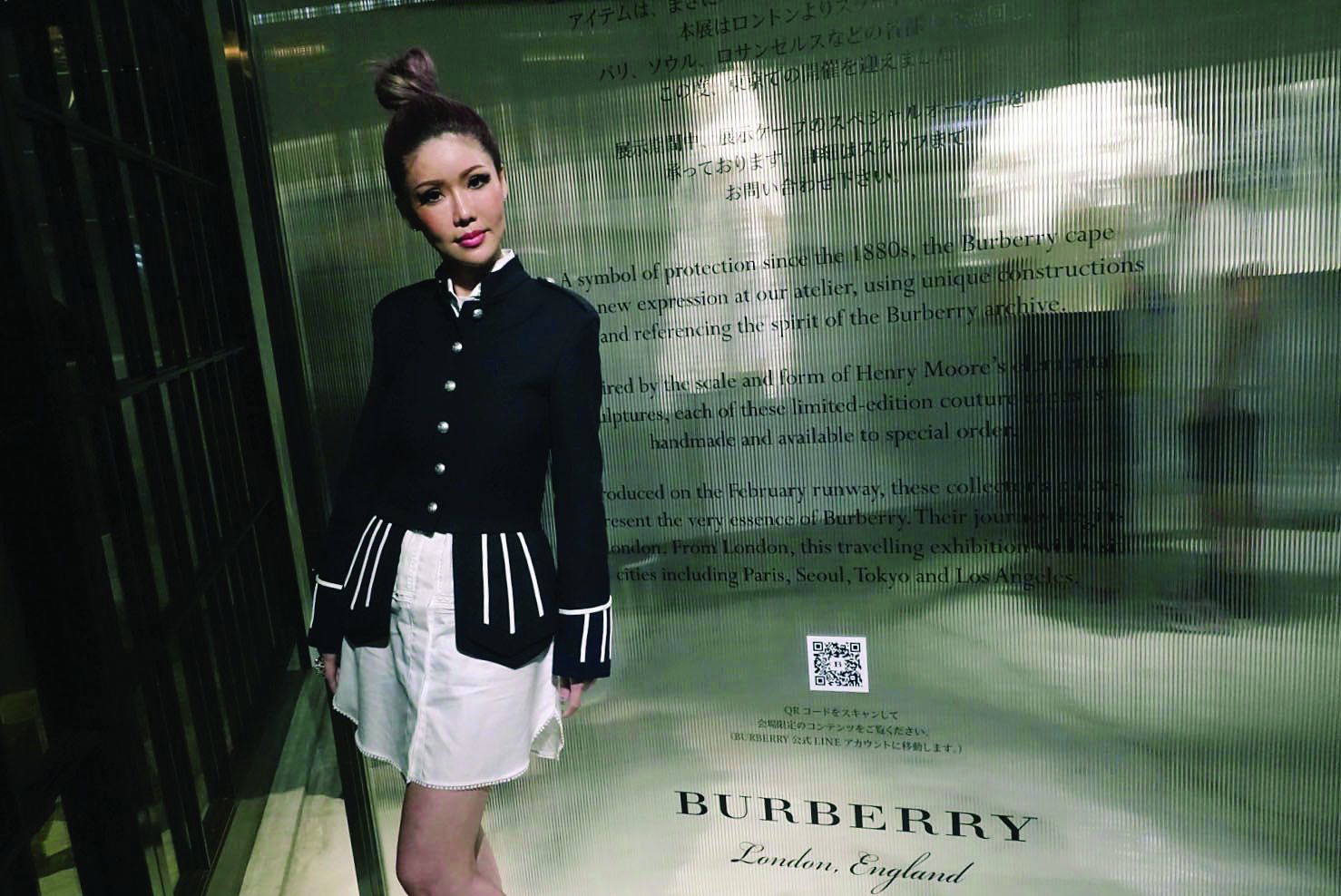 I don my monochromatic Burberry outfit, pile my hair in an insouciant top-knot, and celebrate the opening of the Burberry: The Cape Reimagined exhibition, in Omotesando, Tokyo.