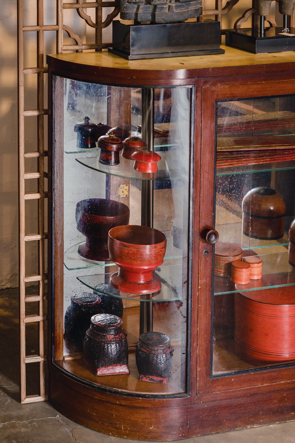 Shang Antique cabinet