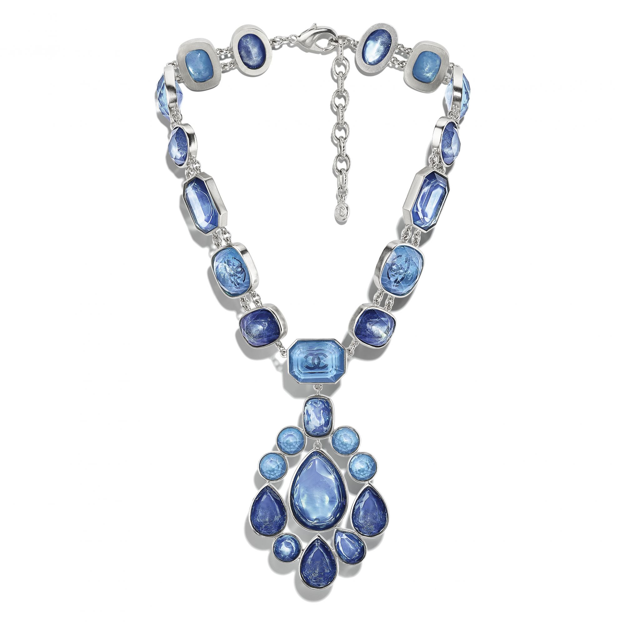 Necklace in metal, strass and blue resin with a pendant