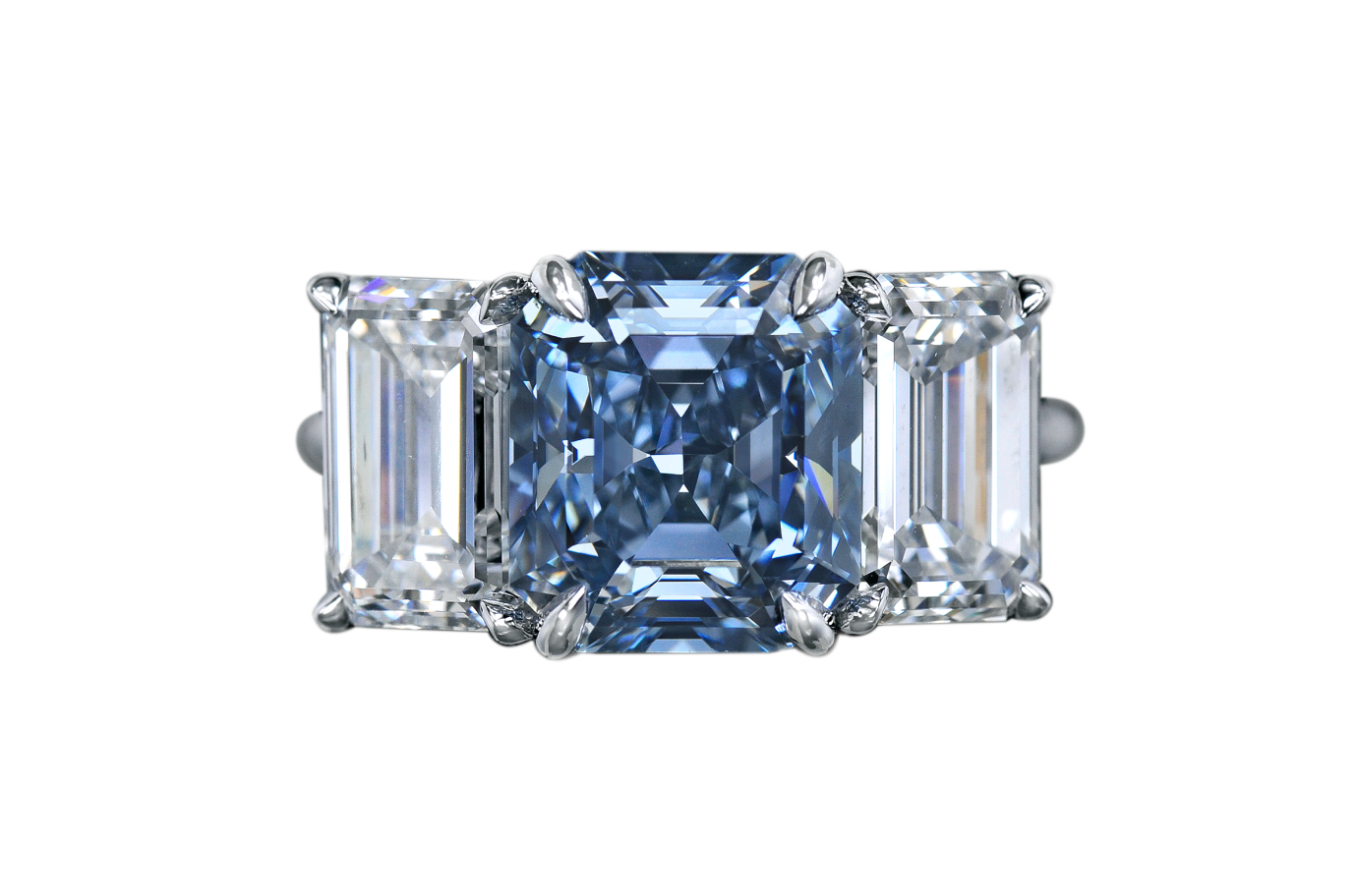 Ring with emerald-cut blue diamond over 3ct