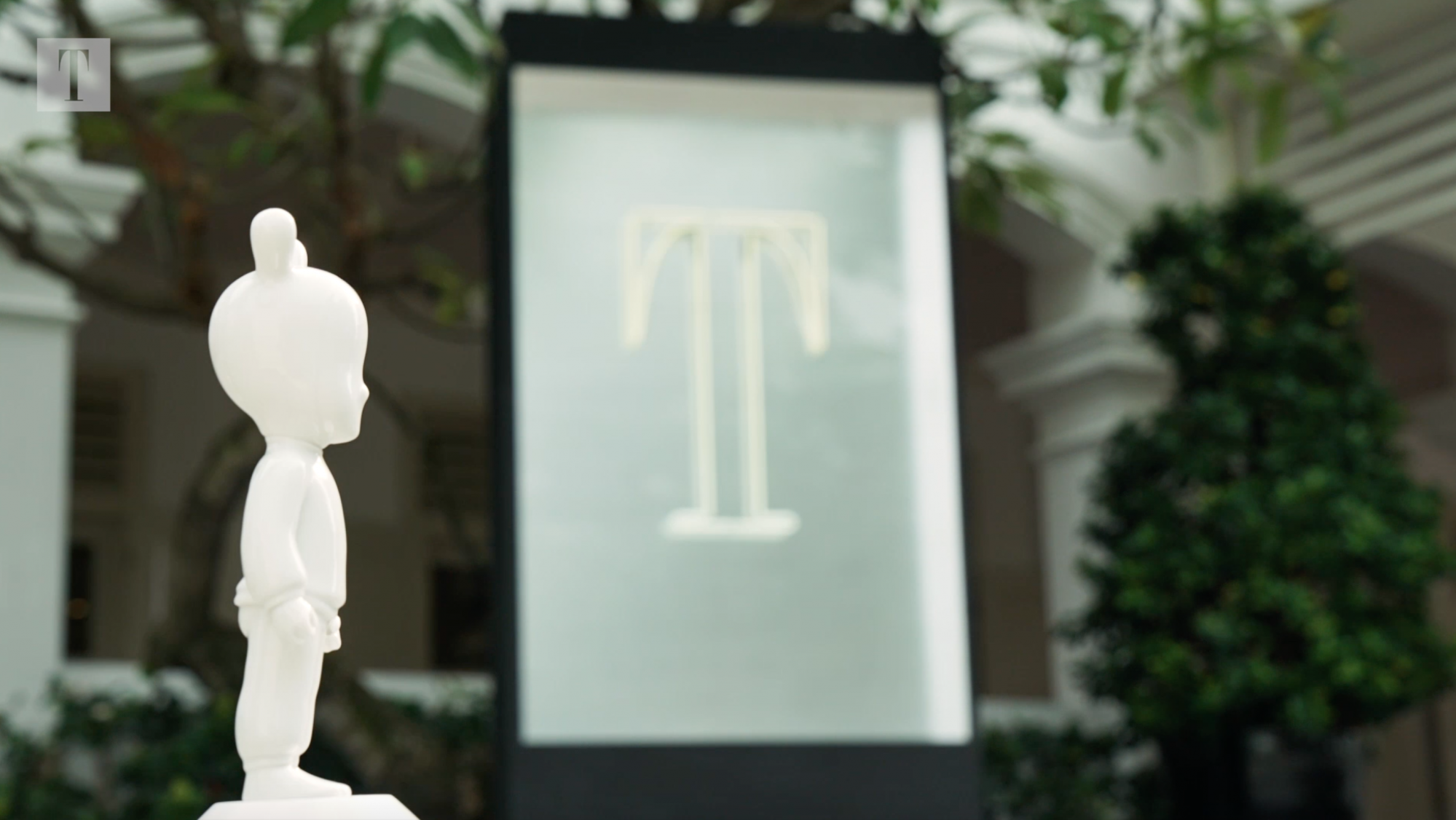 Lladro's The Guest Goes To The Singapore Tatler Ball