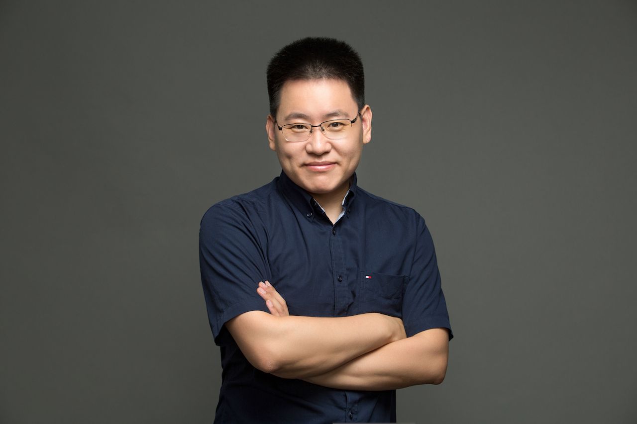 Jianbin Hou